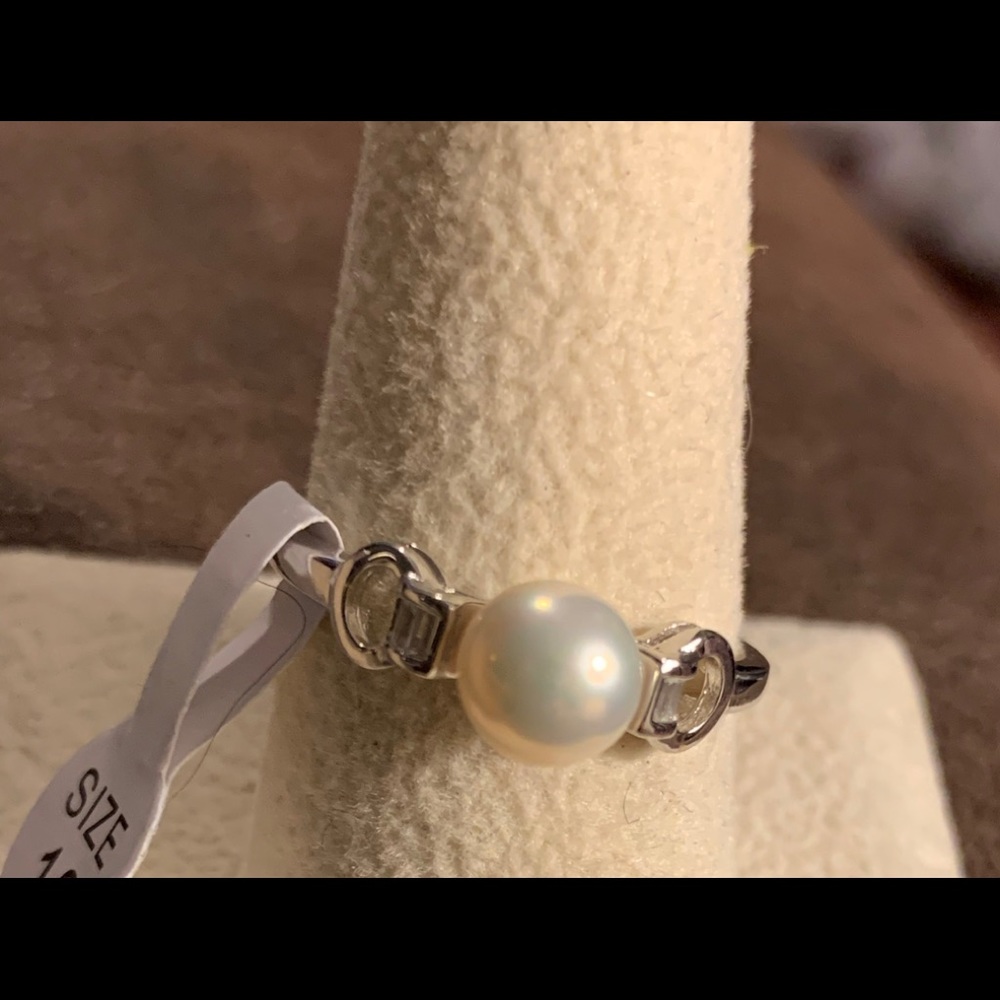 Vantel Pearls New size 10 Olivia Ring
